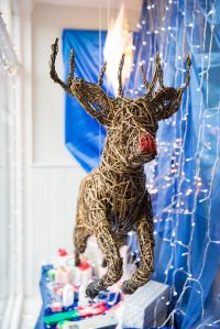 Kemps Goes to Town & Celebrates Christmas Windows with Local Talent